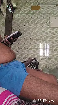 Snapshot of rooster6 chatting on April 6, 2026, 5:52 am rooster6 online show from April 6, 2026, 5:52 am