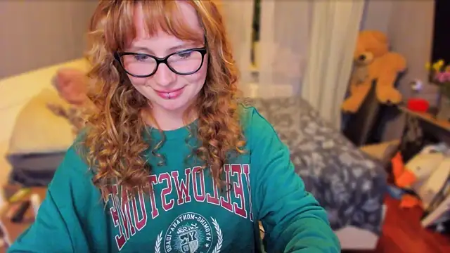 KlementinaBbG online show from October 3, 2025, 9:05 pm