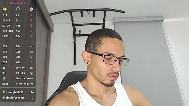 Snapshot of russthiago chatting on March 7, 2025, 3:39 pm russthiago online show from March 7, 2025, 3:39 pm