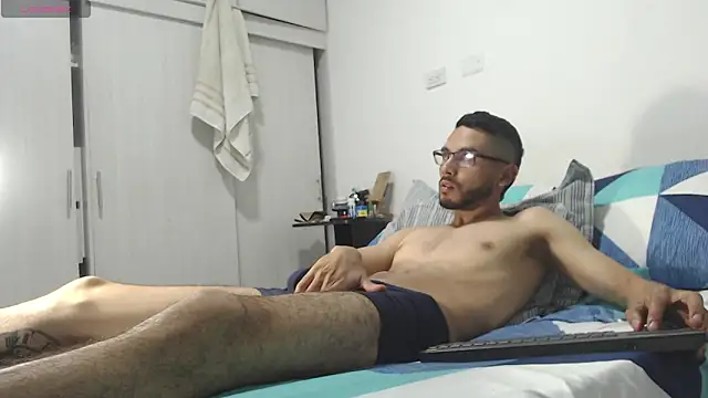 Snapshot of russthiago chatting on February 13, 2026, 8:53 pm russthiago online show from February 13, 2026, 8:53 pm