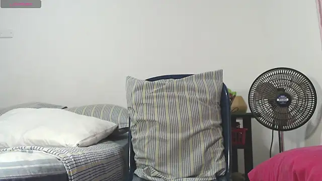 Snapshot of russthiago chatting on November 25, 2025, 1:44 pm russthiago online show from November 25, 2025, 1:44 pm