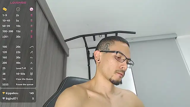 Snapshot of russthiago chatting on March 14, 2025, 6:29 pm russthiago online show from March 14, 2025, 6:29 pm