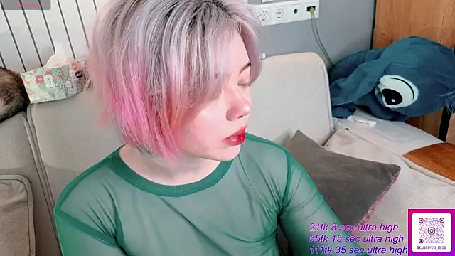   KawaiiYuki   online show from May 17, 2026, 4:12 am