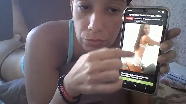 marcelinha30 online show from April 15, 2026, 1:04 pm