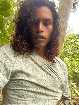 lau sil online show from November 5, 2025, 7:50 pm