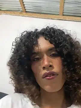 Snapshot of lau_sil chatting on February 8, 2026, 8:06 pm lau sil online show from February 8, 2026, 8:06 pm