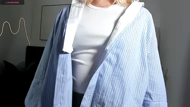 SimonaGerry online show from September 28, 2025, 3:24 am