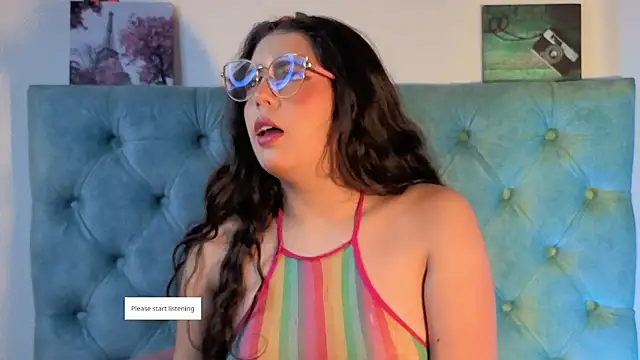 Paola Lyon  online show from October 15, 2025, 12:13 pm