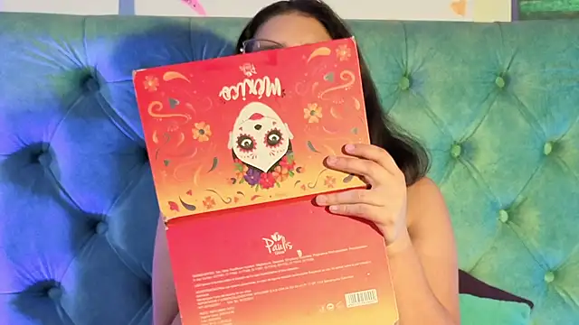 Paola Lyon  online show from March 4, 2026, 11:40 am