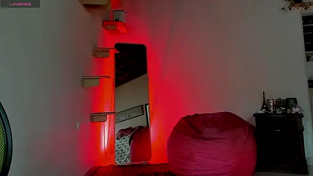 Snapshot of Rainbow_leia chatting on February 22, 2026, 7:15 pm Rainbow leia online show from February 22, 2026, 7:15 pm