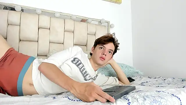 Snapshot of daniel_hot03 chatting on October 4, 2025, 1:34 pm daniel hot03 online show from October 4, 2025, 1:34 pm