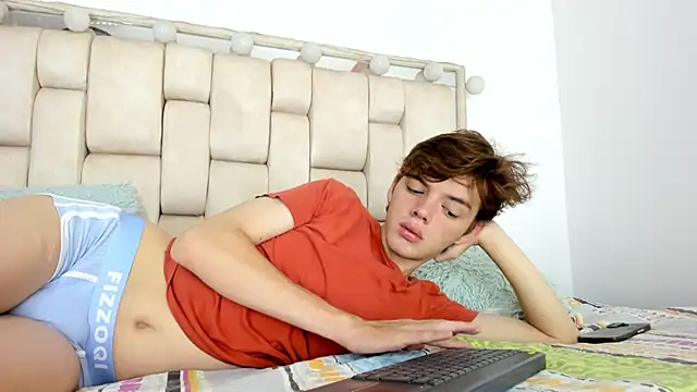 Snapshot of daniel_hot03 chatting on November 9, 2025, 1:37 pm daniel hot03 online show from November 9, 2025, 1:37 pm