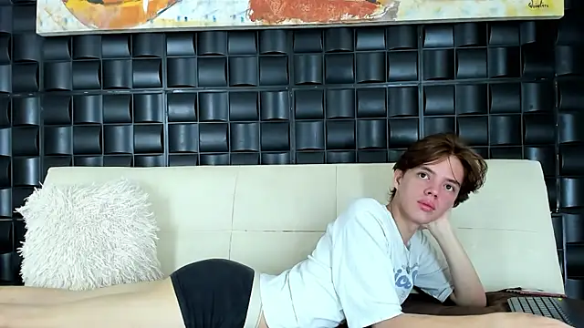 Snapshot of daniel_hot03 chatting on March 20, 2025, 2:10 pm daniel hot03 online show from March 20, 2025, 2:10 pm