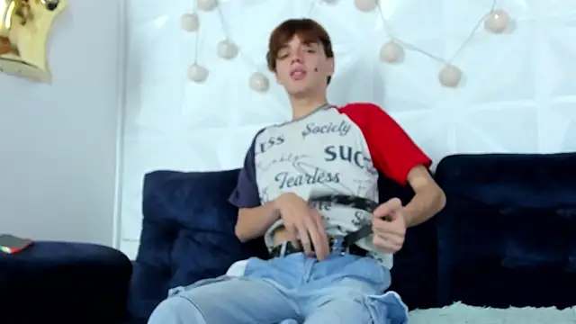 Snapshot of daniel_hot03 chatting on February 19, 2025, 9:36 pm daniel hot03 online show from February 19, 2025, 9:36 pm