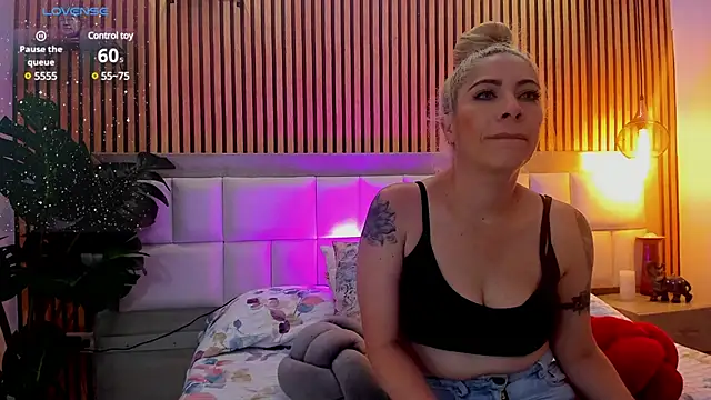 Viktoria Davis online show from January 7, 2025, 9:35 pm