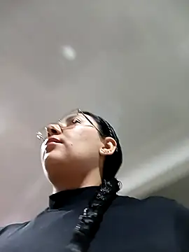 my-kitty online show from December 3, 2025, 12:01 am