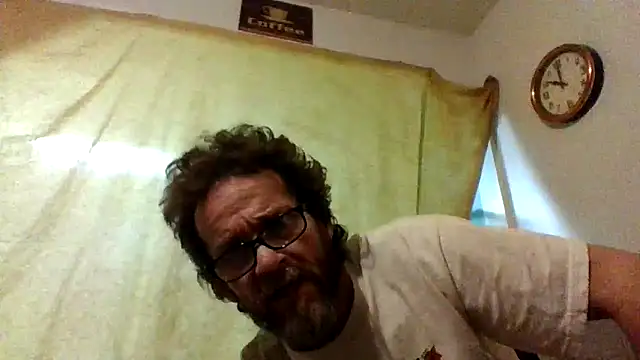 Snapshot of Woodywoodsup1 chatting on December 14, 2025, 11:32 pm Woodywoodsup1 online show from December 14, 2025, 11:32 pm