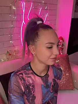 MiaMinx online show from December 10, 2024, 10:37 pm