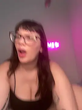 Mona-Peaches online show from February 15, 2026, 10:03 am