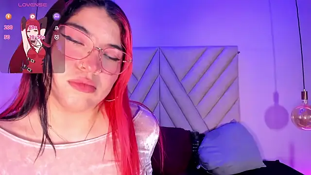 Snapshot of EmmaSwift_ chatting on April 29, 2026, 11:00 pm EmmaSwift online show from April 29, 2026, 11:00 pm