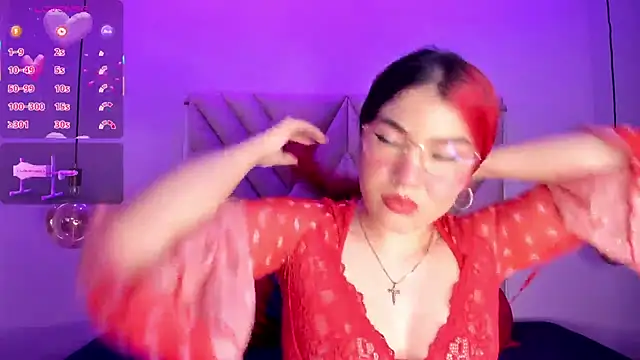 EmmaSwift  online show from October 27, 2025, 3:40 am