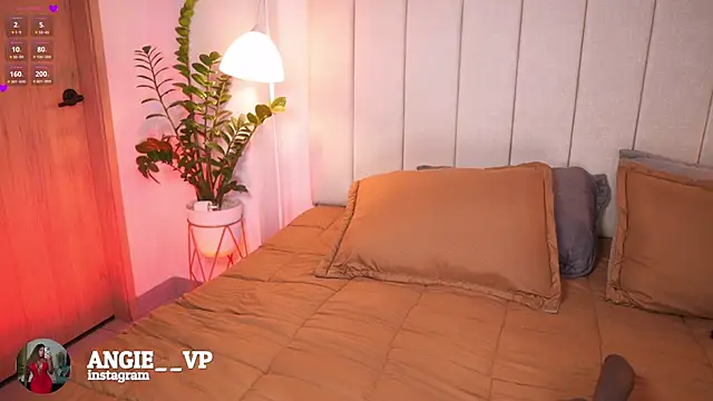 nicoletth18 online show from November 20, 2025, 10:38 am