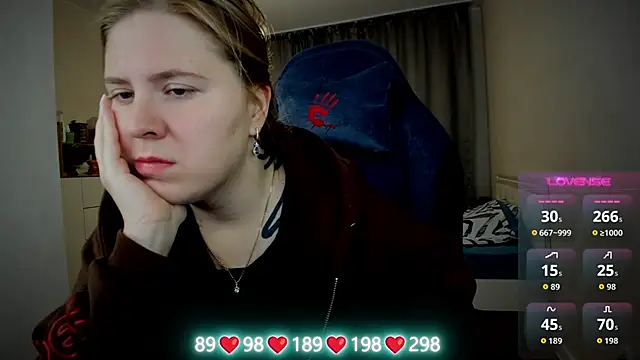 Snapshot of Olivia_Munk chatting on September 16, 2025, 4:13 am Olivia Munk online show from September 16, 2025, 4:13 am