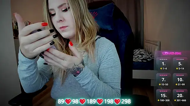 Snapshot of Olivia_Munk chatting on October 4, 2025, 4:25 am Olivia Munk online show from October 4, 2025, 4:25 am