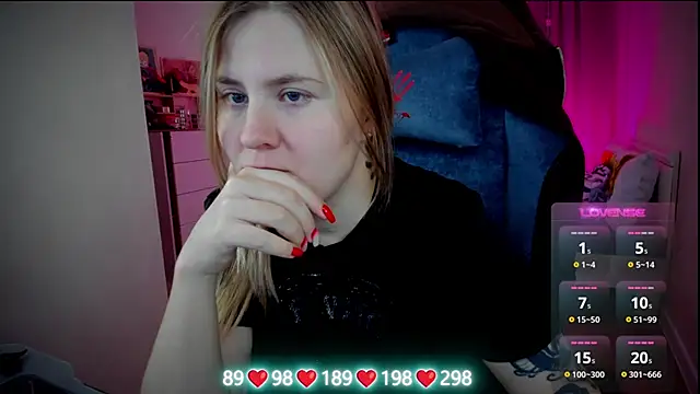 Snapshot of Olivia_Munk chatting on November 7, 2025, 3:55 am Olivia Munk online show from November 7, 2025, 3:55 am