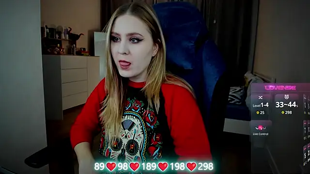 Snapshot of Olivia_Munk chatting on October 29, 2025, 4:22 am Olivia Munk online show from October 29, 2025, 4:22 am