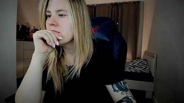 Snapshot of Olivia_Munk chatting on September 9, 2025, 4:22 am Olivia Munk online show from September 9, 2025, 4:22 am