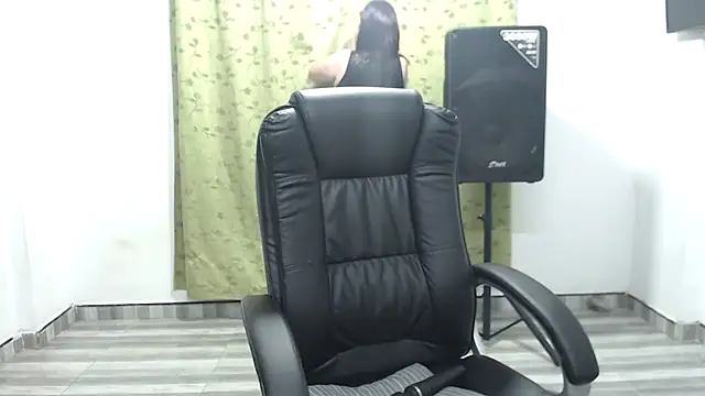 LAURA CRAIZY online show from March 28, 2026, 3:18 am