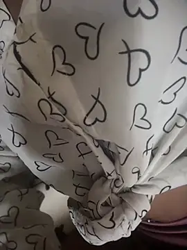 Snapshot of PARI_Hun chatting on February 22, 2026, 6:53 pm PARI Hun online show from February 22, 2026, 6:53 pm