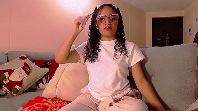 DAHLIA BROWNIE online show from January 7, 2026, 1:54 am