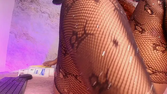 jones maddy  online show from October 27, 2025, 11:55 am