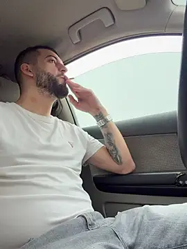 ElChapoGuzman95 online show from December 23, 2025, 7:29 am