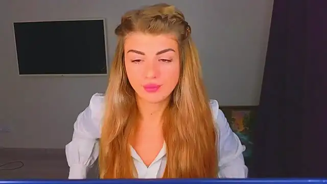  comefeelme  online show from November 8, 2025, 5:11 am