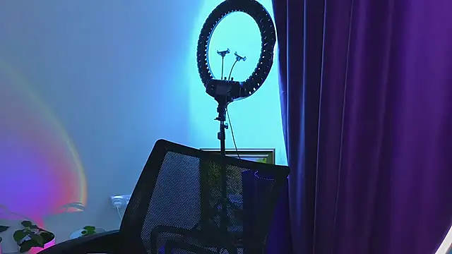  comefeelme  online show from November 29, 2025, 2:39 pm