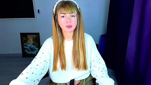  comefeelme  online show from November 17, 2025, 11:25 am