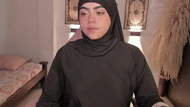 shayla 18 online show from April 21, 2026, 11:17 am