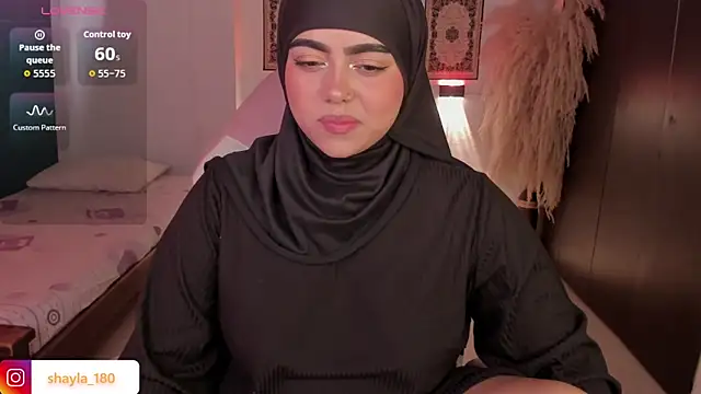 shayla 18 online show from December 22, 2025, 8:31 pm