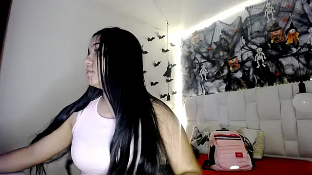 tiffany  pink online show from October 22, 2025, 8:08 pm