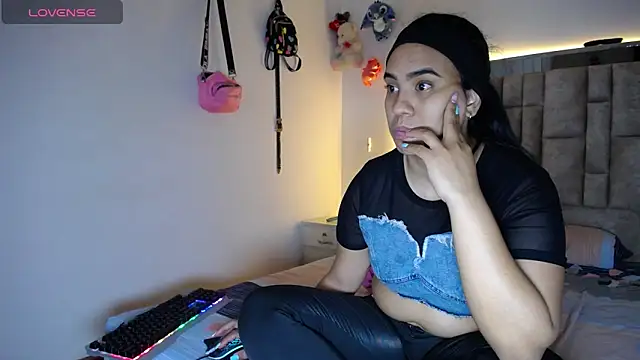 tiffany  pink online show from April 12, 2026, 7:50 pm