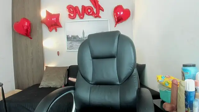 Snapshot of Cheryl_JONES chatting on February 21, 2026, 9:33 am Cheryl JONES online show from February 21, 2026, 9:33 am