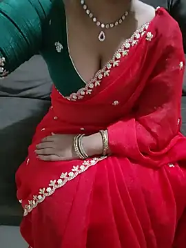 Snapshot of Mounika25 chatting on August 7, 2026, 6:36 pm Mounika25 online show from August 7, 2026, 6:36 pm