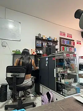  alabina  online show from January 6, 2026, 2:43 pm