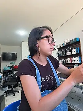  alabina  online show from April 14, 2026, 3:28 pm