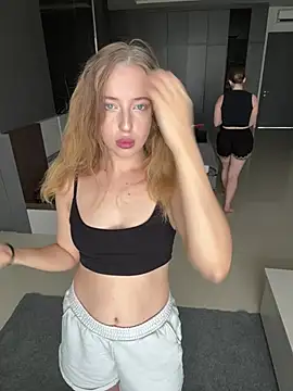 Snapshot of Nura_n_Sarah chatting on February 11, 2026, 5:07 am Nura n Sarah online show from February 11, 2026, 5:07 am