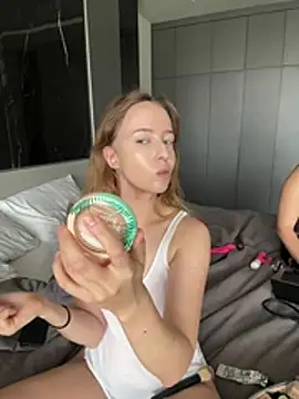 Nura n Sarah online show from July 17, 2026, 3:04 am