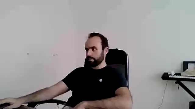 joaodias 97 online show from April 10, 2026, 4:14 pm